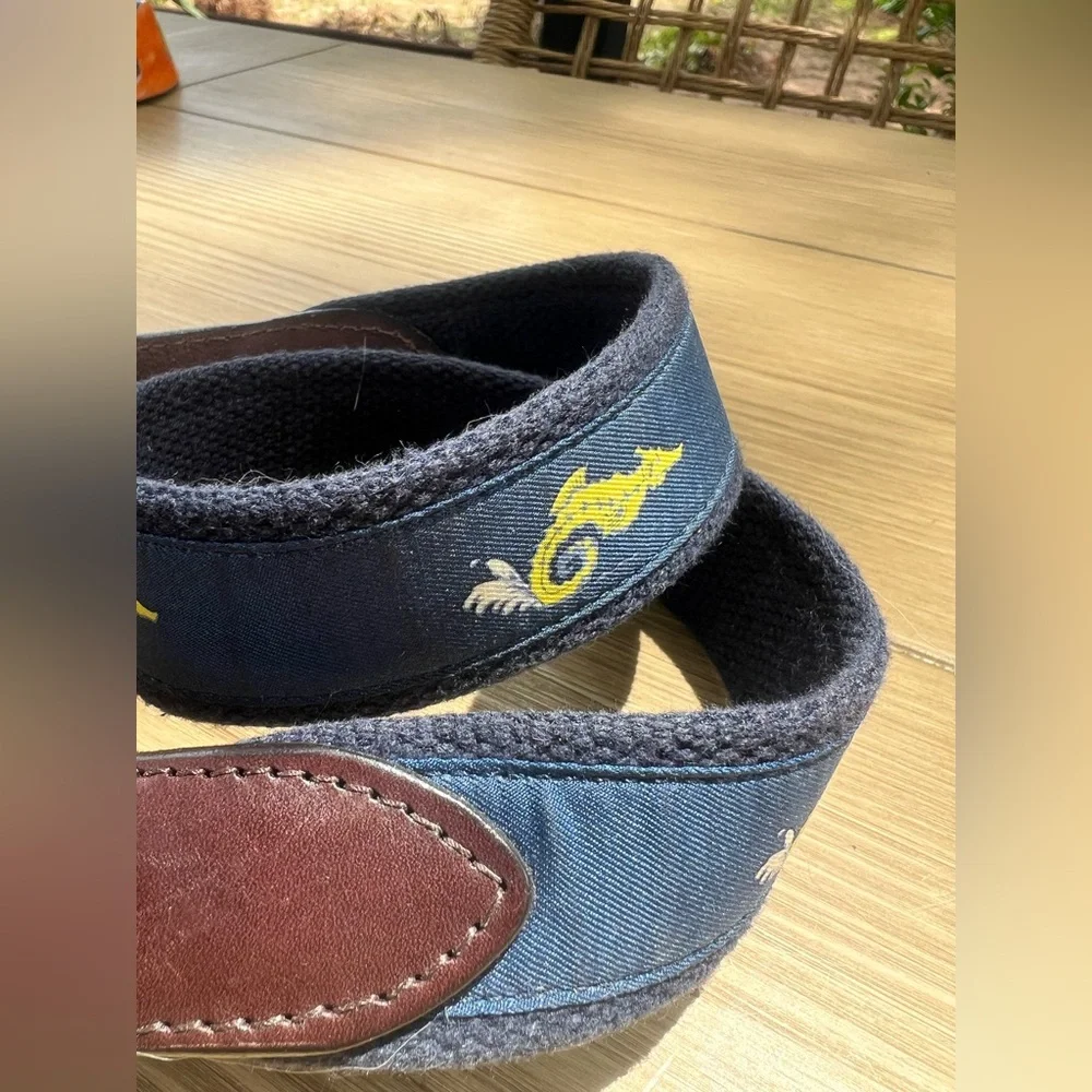 Vineyard Vines Belt Boys Club Navy & Yellow Seahorse Sz 28 Preowned Preppy Coast